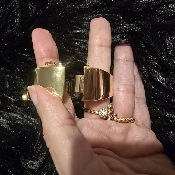 Elegant Gold and Silver Women's Bracelet and Ring Set - Picture 10 of 15